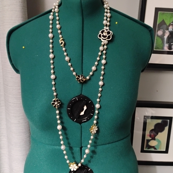 Pearl & Flower Necklace with Hair Accessory Costume Jewelry in White Black Gold - Picture 3 of 14